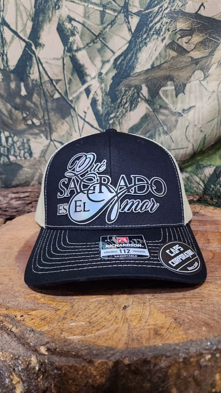 Gorra Richardson–Negro/ crema -Que sagrado es el amor