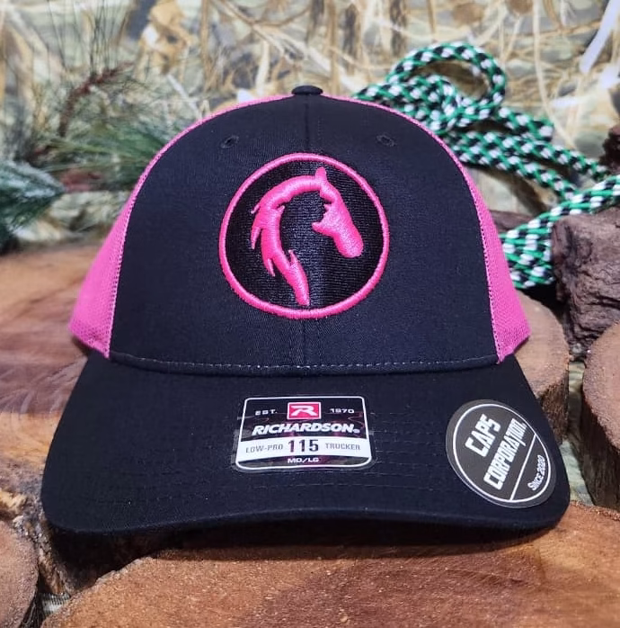 Gorra Richardson – Negro/rosado-Silueta caballo