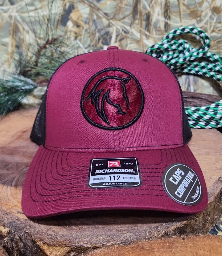 Gorra Richardson – Rojo vino/negro-Caballo